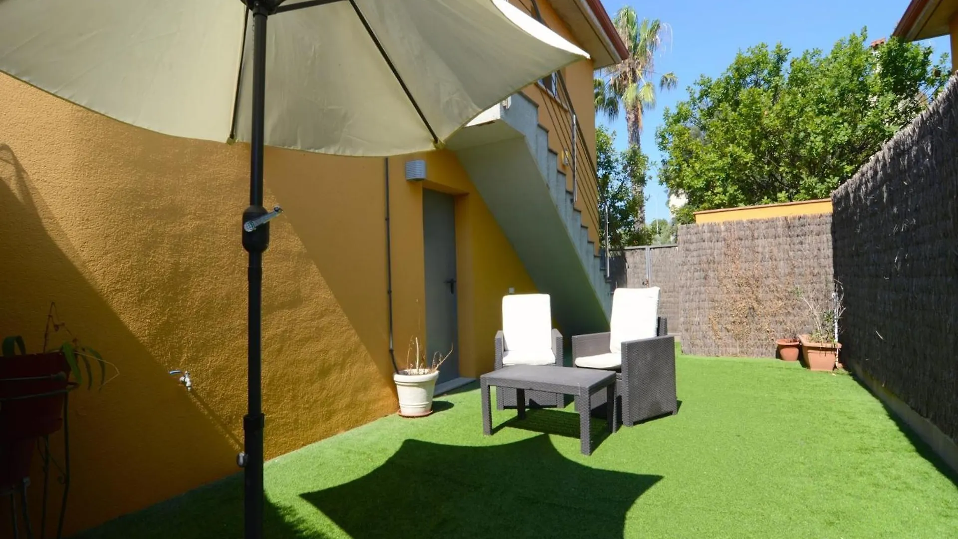 The Apartment In Pals Has 2 Bedrooms Spanje