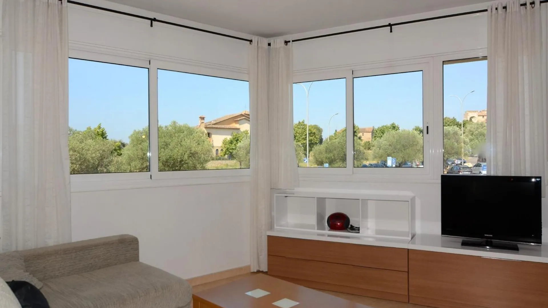 The Apartment In Pals Has 2 Bedrooms Spanje