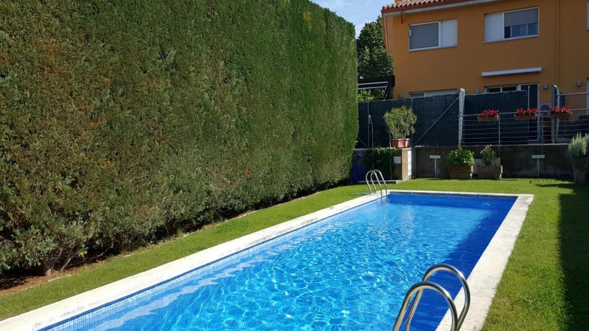The Apartment In Pals Has 2 Bedrooms