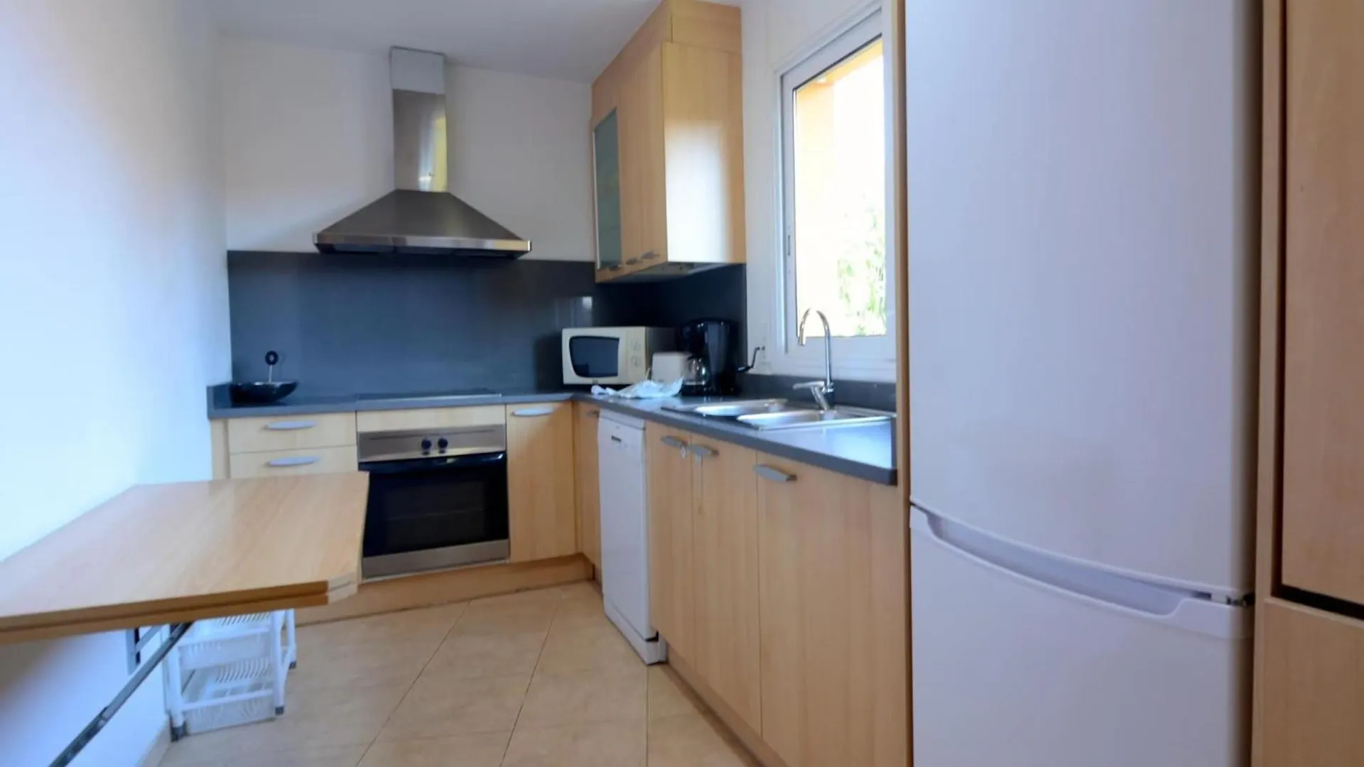 The Apartment In Pals Has 2 Bedrooms Spanje