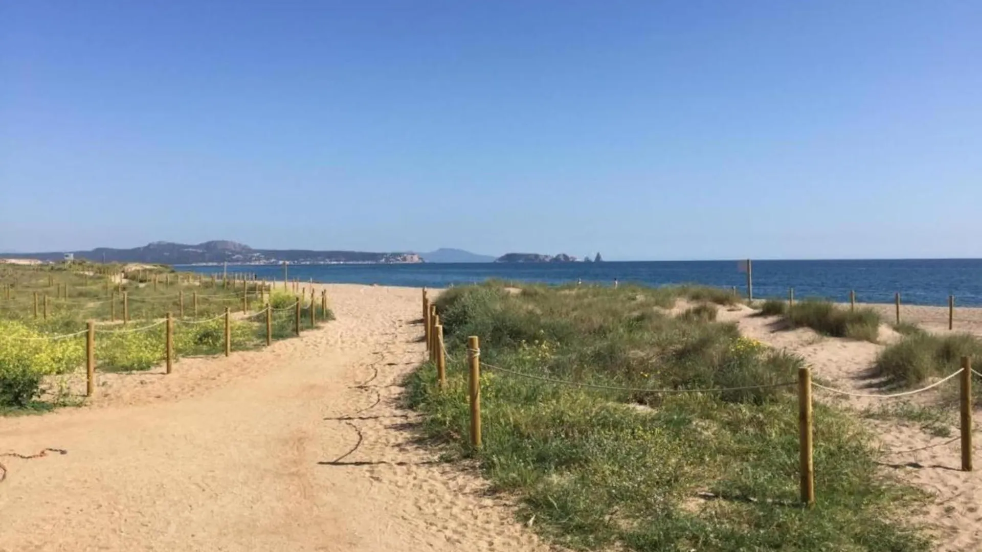 The Apartment In Pals Has 2 Bedrooms 0*,  Spanje